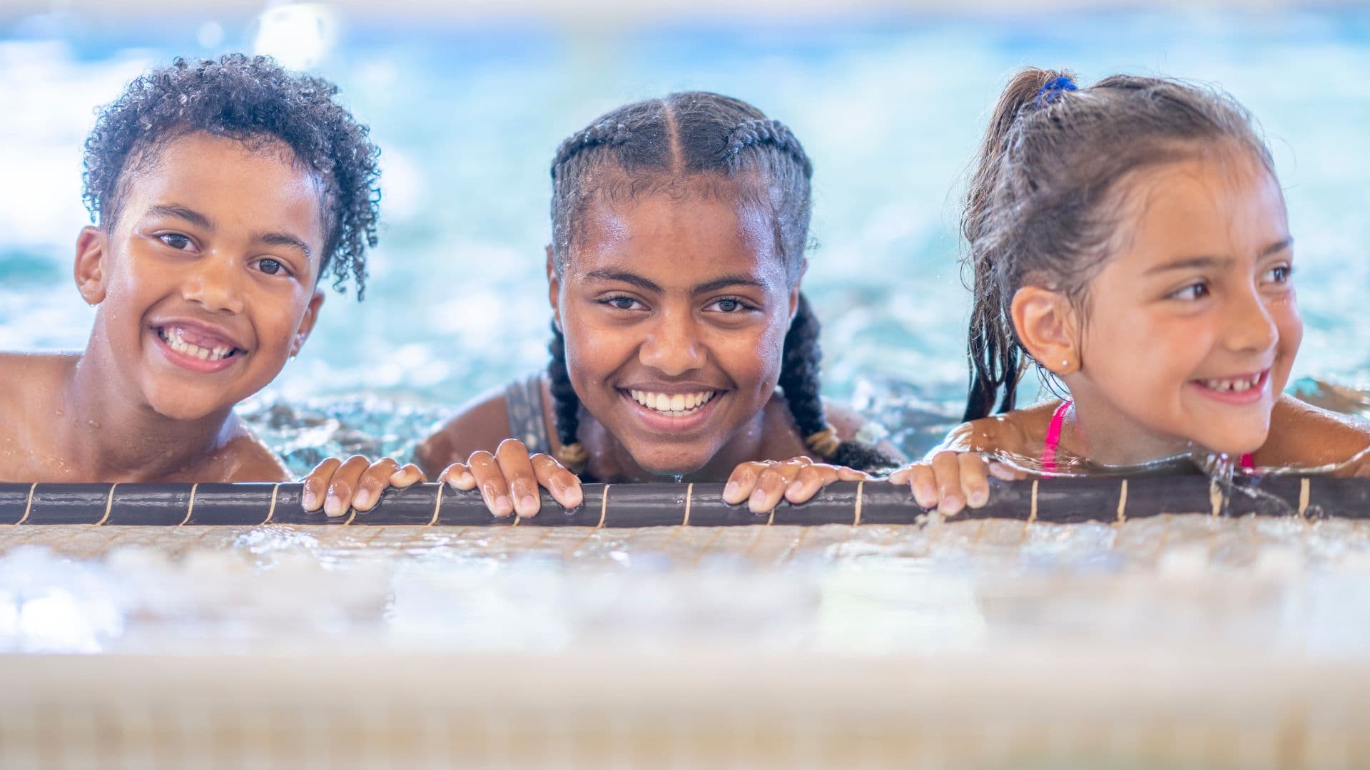 Kids beginner swimming lessons FAQs and guidance for parents
